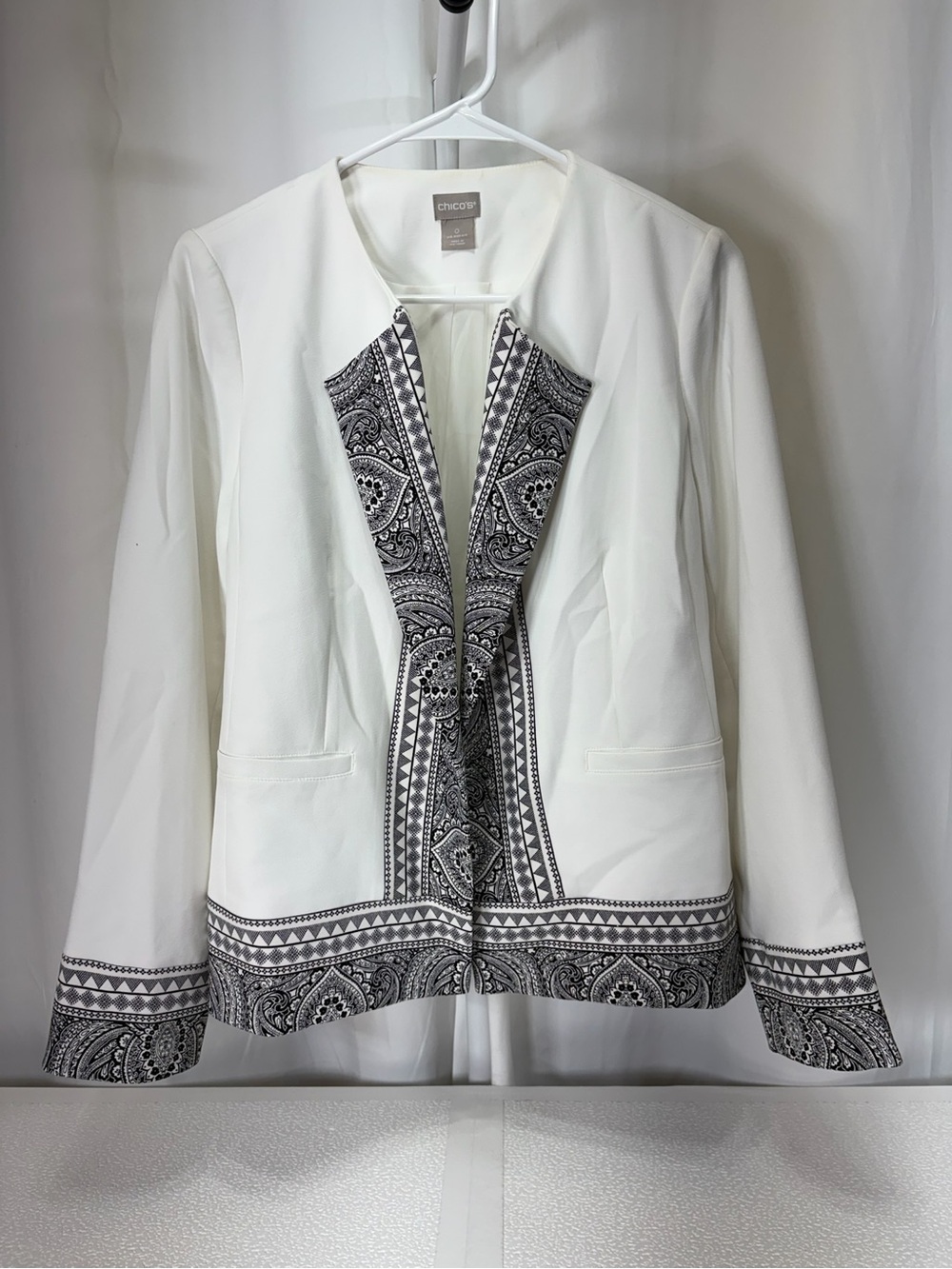 Chico's White Open-Front Blazer with Black Paisley Border 4335